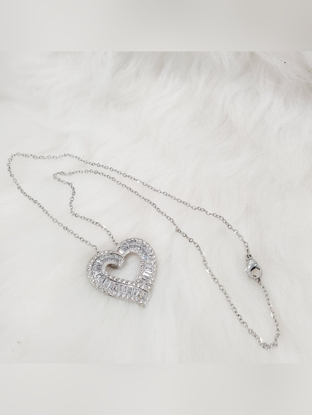 Sparkling Silver Heart Pendant Necklace See Video 💖